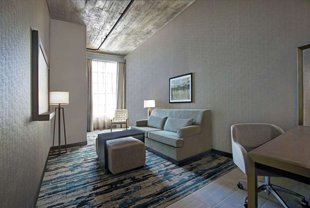 Images Embassy Suites by Hilton Rockford Riverfront
