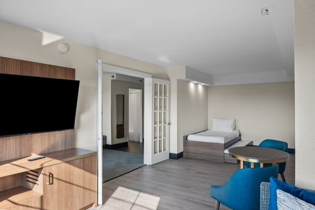 Images Holiday Inn Niagara Falls State Park Entry by IHG