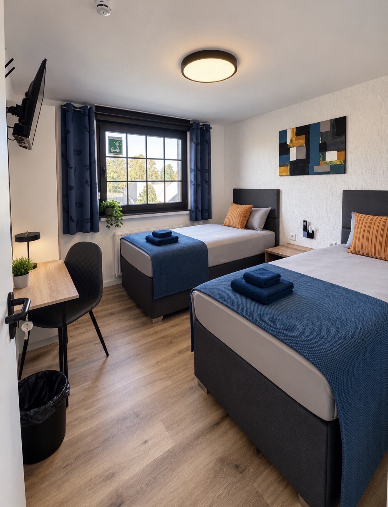 HK ROOMS UG (haftungsbeschränkt), Merkatorstraße 5 in Grevenbroich