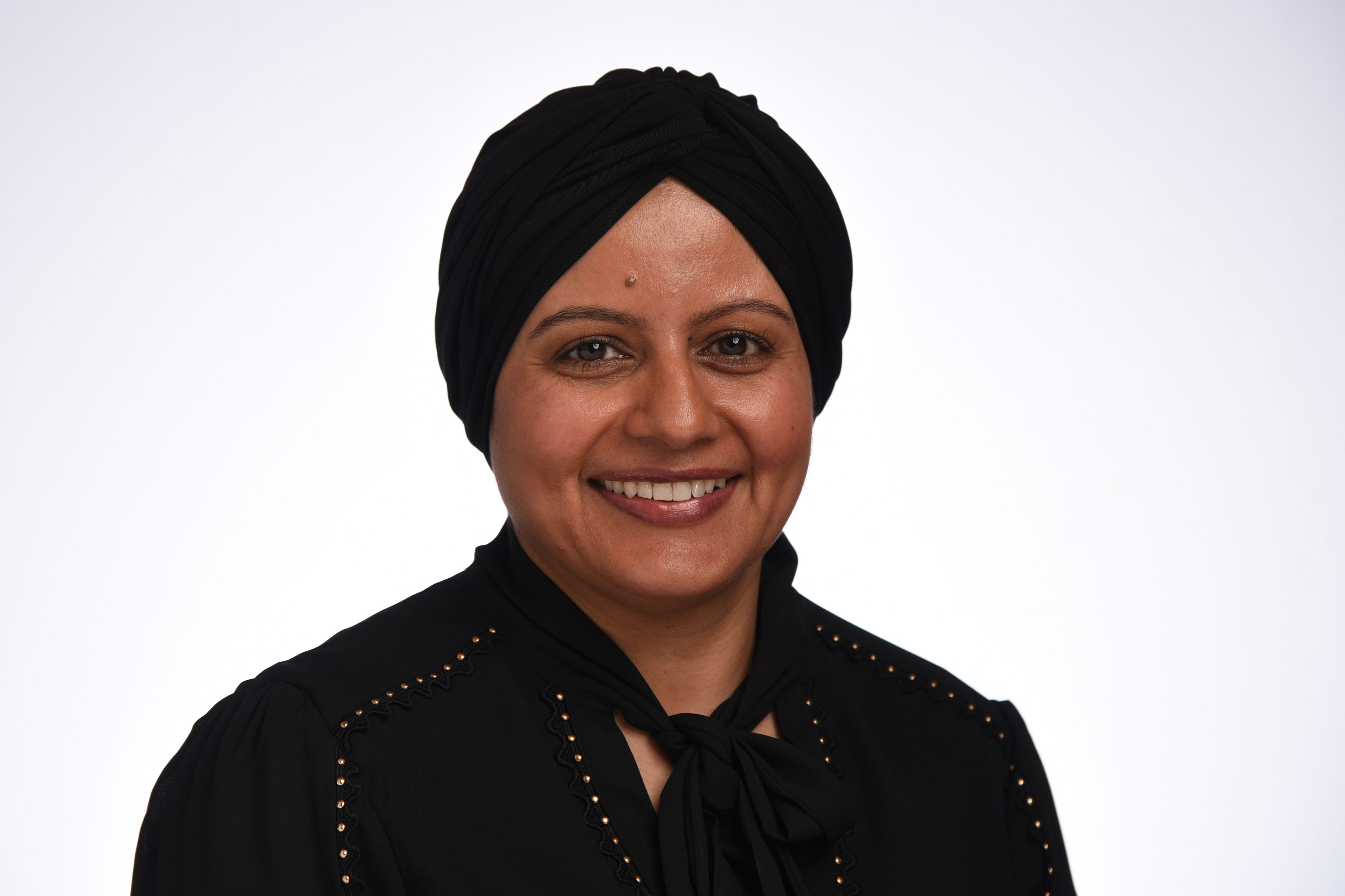 Zetun Arif, Ophthalmic Director in our Formby store