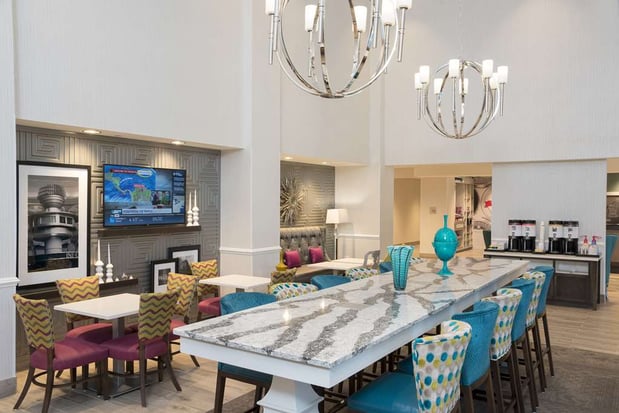 Images Hampton Inn & Suites Chicago Schaumburg