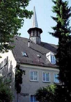 Wichernkirche - Evangelische Lenore-Volz-Kirchengemeinde Bad Cannstatt, Theodor-Veiel-Straße 110 in Stuttgart