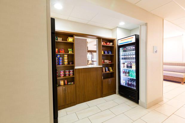 Images Holiday Inn Express & Suites Shelbyville by IHG