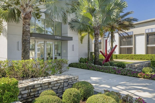 Images Lakeside Villas
