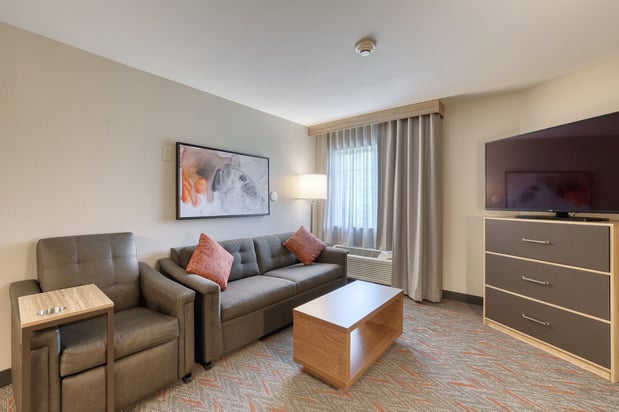 Images Candlewood Suites Milwaukee Airport-Oak Creek by IHG