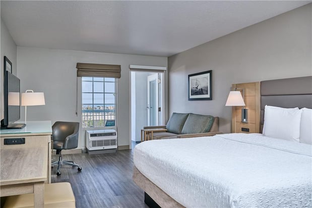 Images Hampton Inn and Suites Hermosa Beach