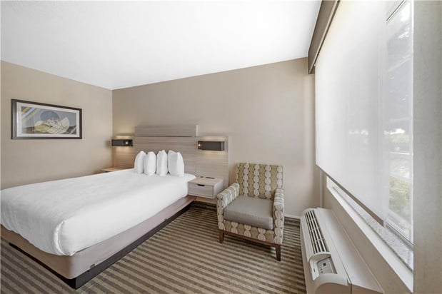 Images Best Western Plus Twin View Inn & Suites