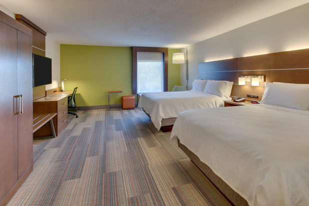 Images Holiday Inn Express & Suites Atlanta N-Perimeter Mall Area by IHG