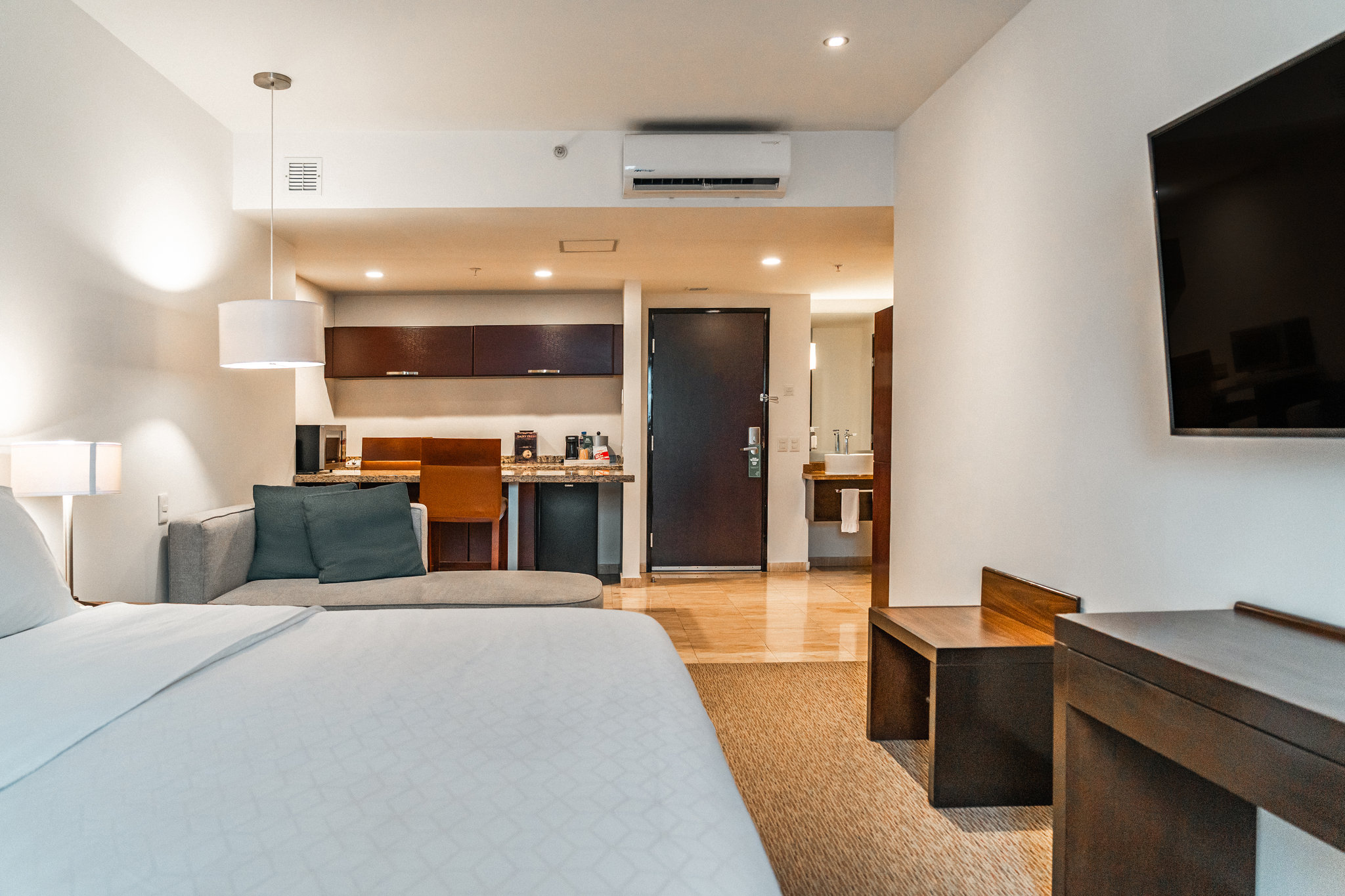 Images Holiday Inn Guadalajara Patria-Universidad by IHG