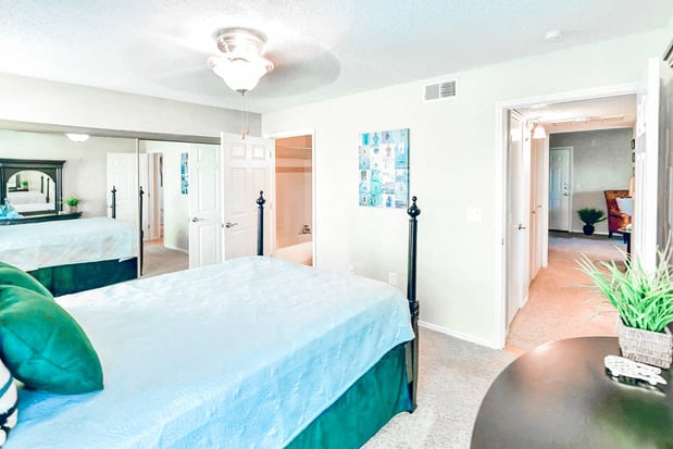 Images Creekside at Pear Ridge Apartment Homes