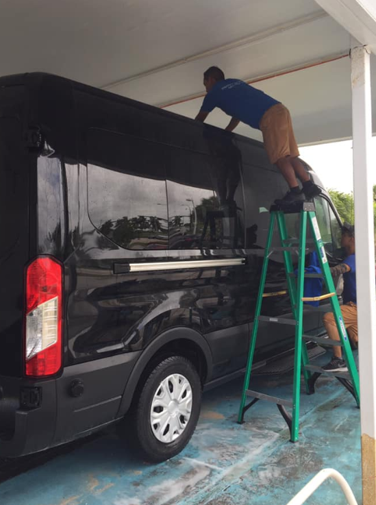 Hector's Car Wash Photo