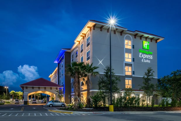Images Holiday Inn Express & Suites St. Petersburg - Madeira Beach by IHG
