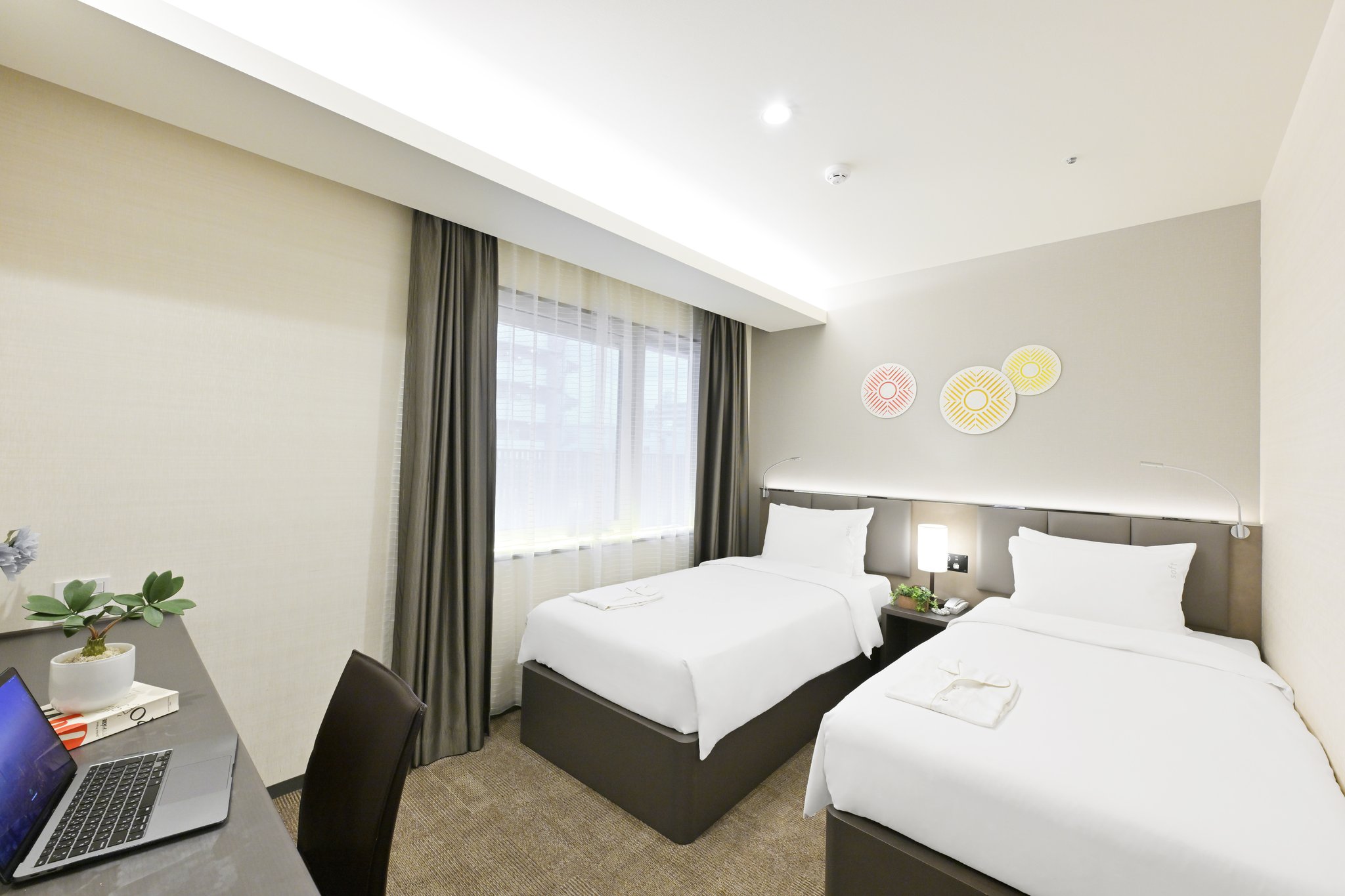 Images Holiday Inn & Suites Shin Osaka by IHG