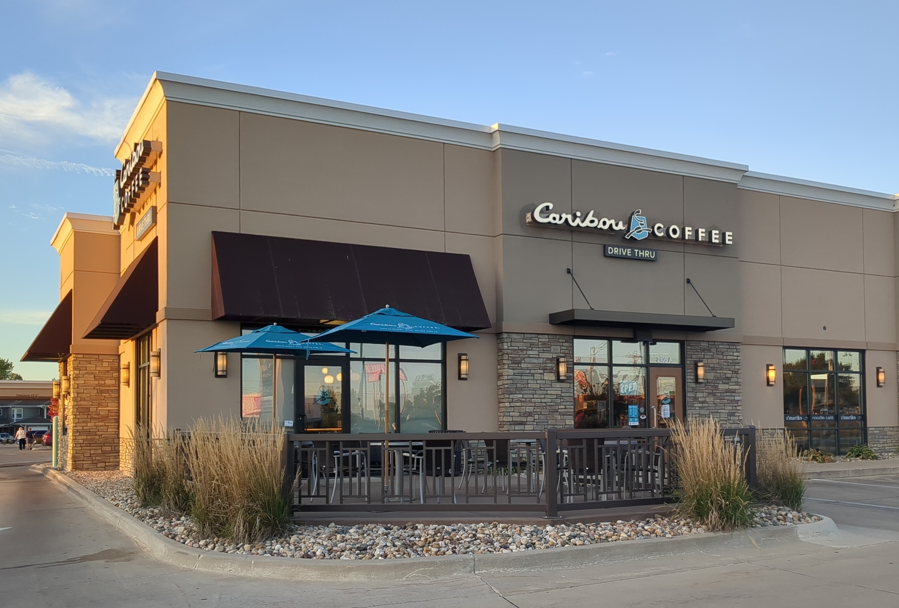 Storefront of the Caribou Coffee at 2105 4th Street SW in Mason City