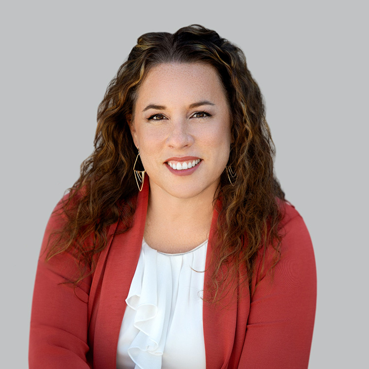 Headshot of Dia LaZar Gloster, a wealth advisor at Chase