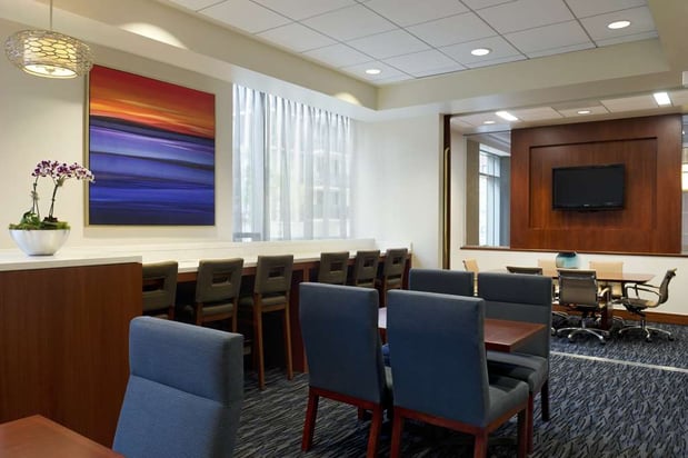 Images Hilton Chicago/Magnificent Mile Suites