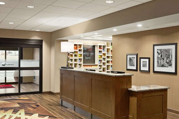 Images Hampton Inn & Suites Minooka