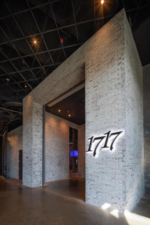 Images 1717 KITCHEN + COCKTAILS