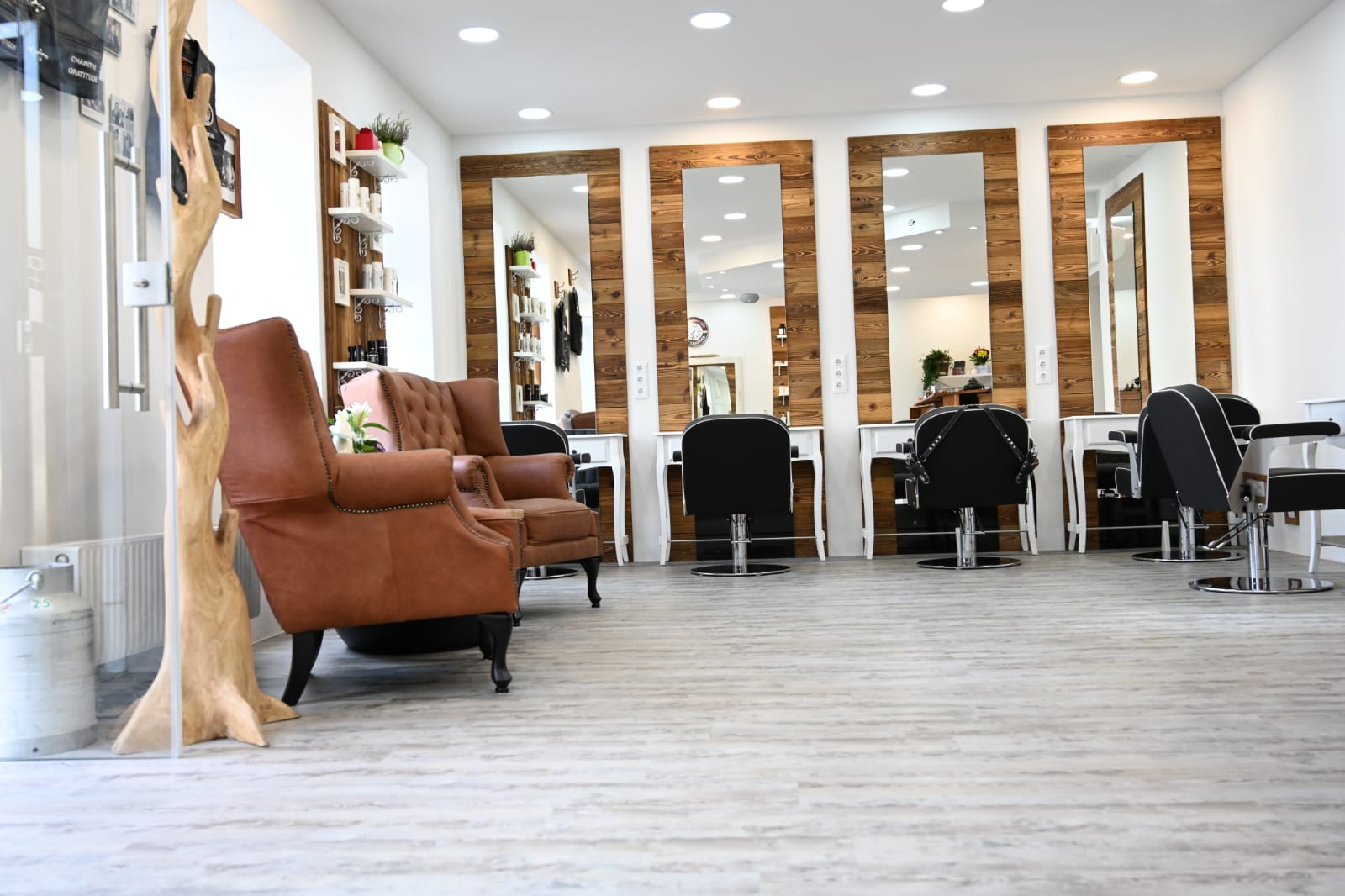 S`Woidviertler Hair & Nail Art Studio, Grillgasse 20 in Wien