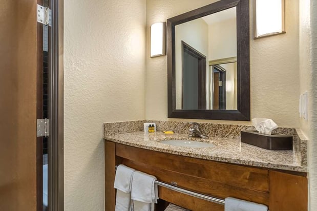 Images Best Western Plus Lackland Hotel & Suites