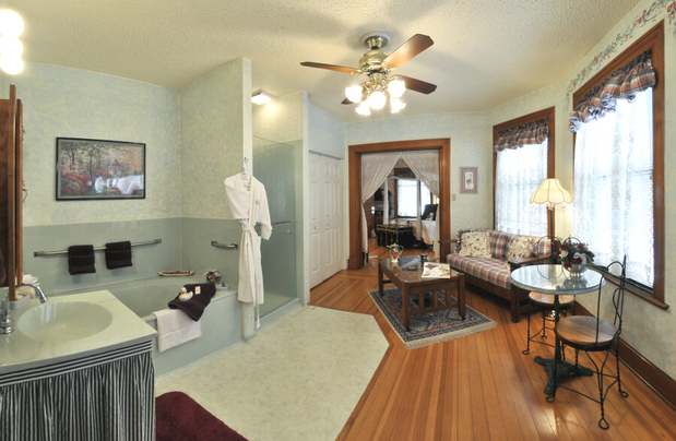 Images Holden House 1902 Bed & Breakfast Inn
