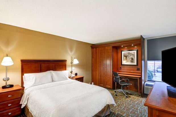 Images Hampton Inn Hendersonville