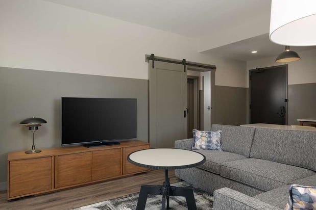 Images Hotel Nickel Plate Fishers, Tapestry Collection by Hilton