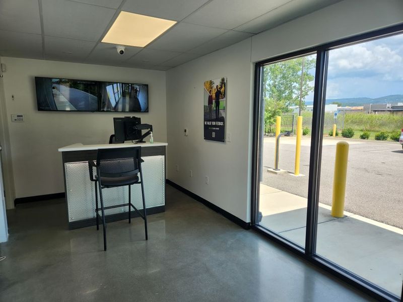 Office - 3210 Leeman Ferry Rd SW 