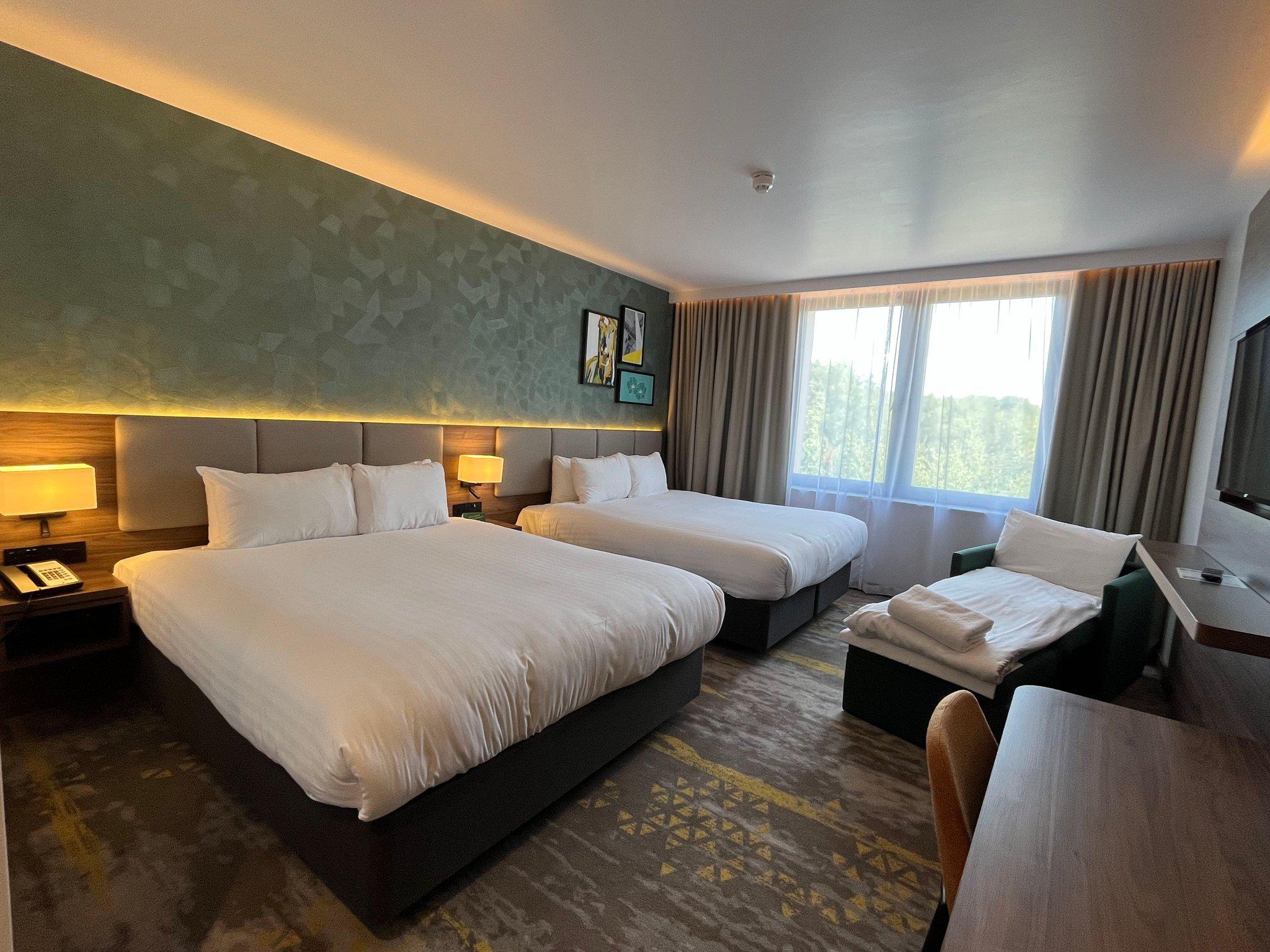Holiday Inn London Gatwick - Worth, an IHG Hotel Crawley 01293 884806