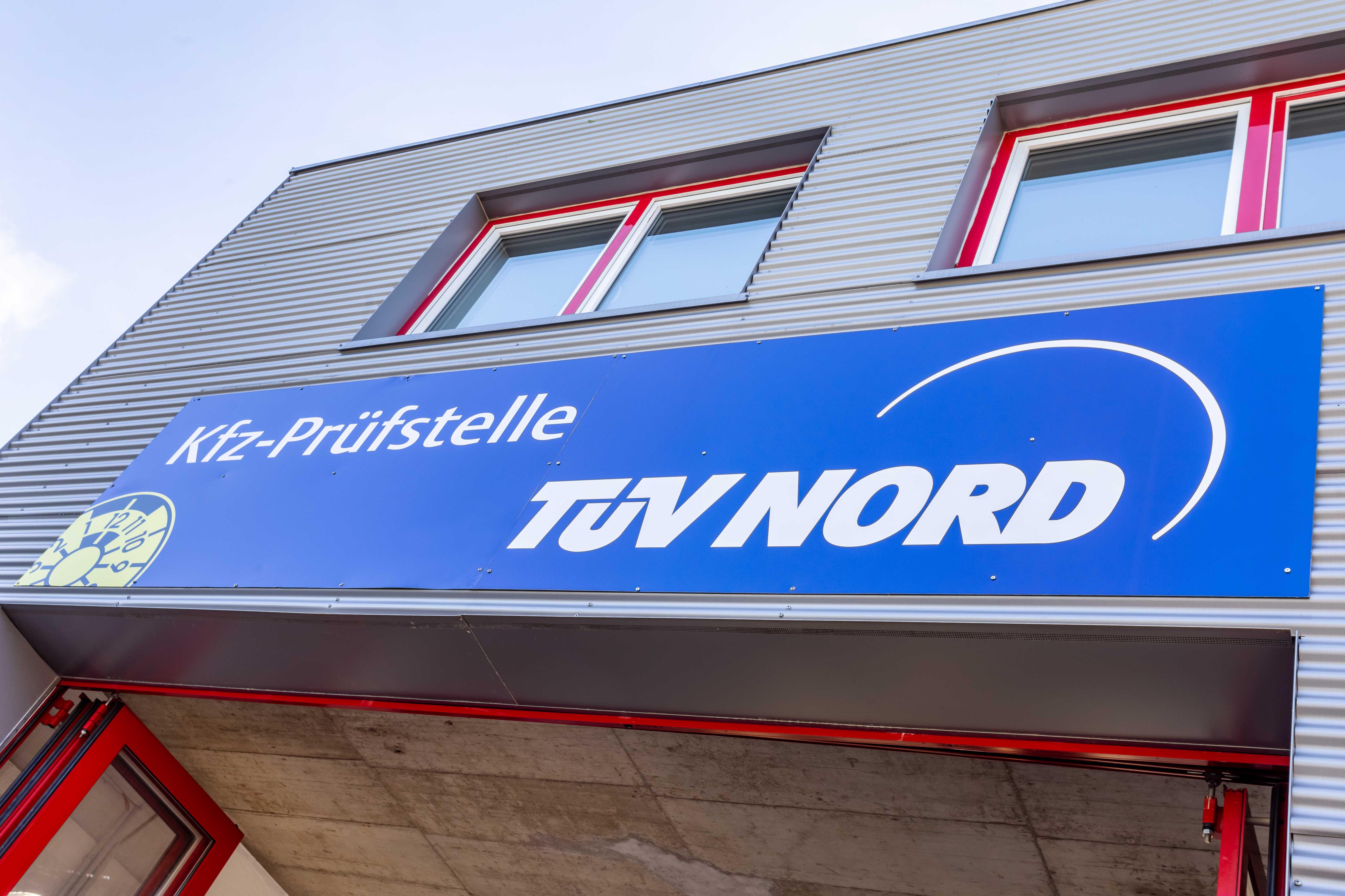 Fotos de Kfz-Gutachter TÜV Nord Prüfstelle A² Ingenieurbüro Fotos de Kfz-Gutachter TÜV Nord Prüfstelle A² Ingenieurbüro