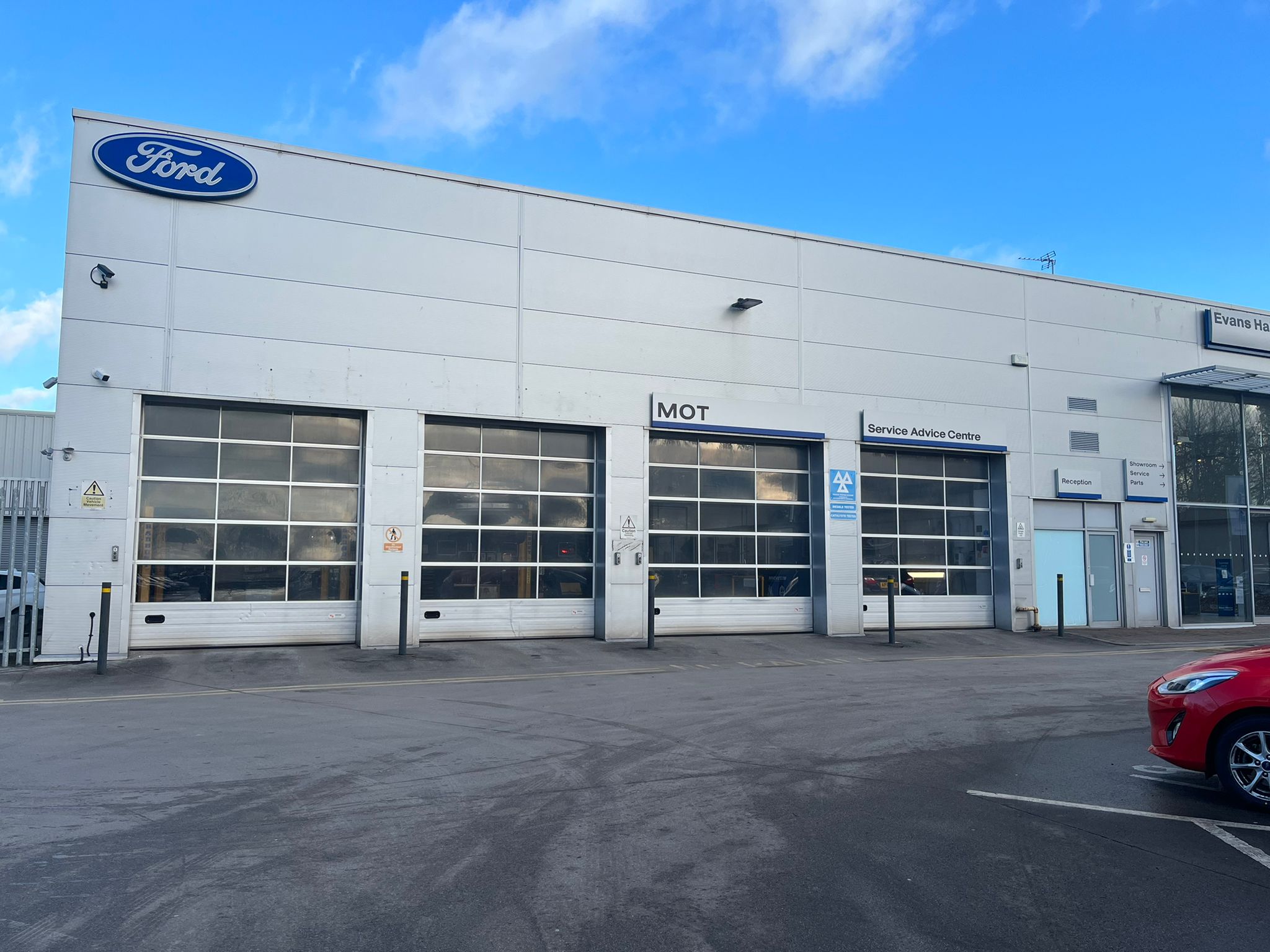 Outside the Ford Service Centre Northwich workshop Ford Service Centre Northwich Northwich 01606 338888