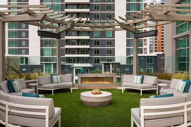 Images Carte Hotel San Diego Downtown, Curio Collection by Hilton