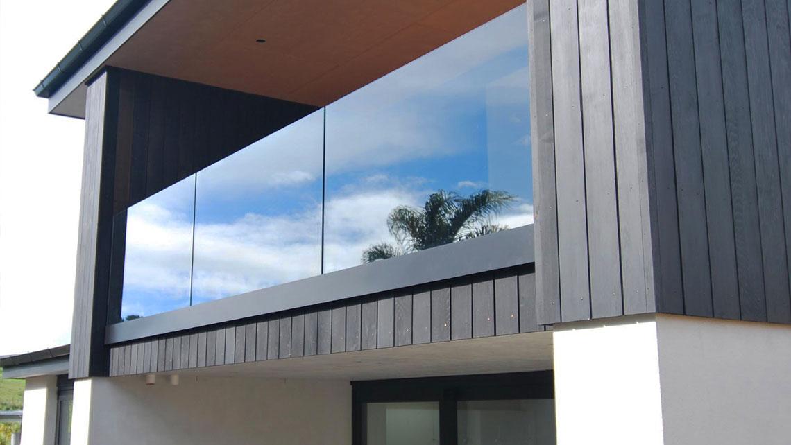 Images Exakt Glass - Glass Pool Fencing & Glass Balustrade