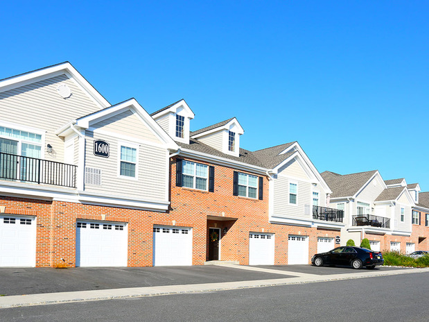 Images Barclay Glen Apartments
