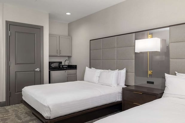 Images Hilton Promenade at Branson Landing