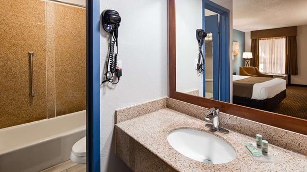 Images Best Western Emporia