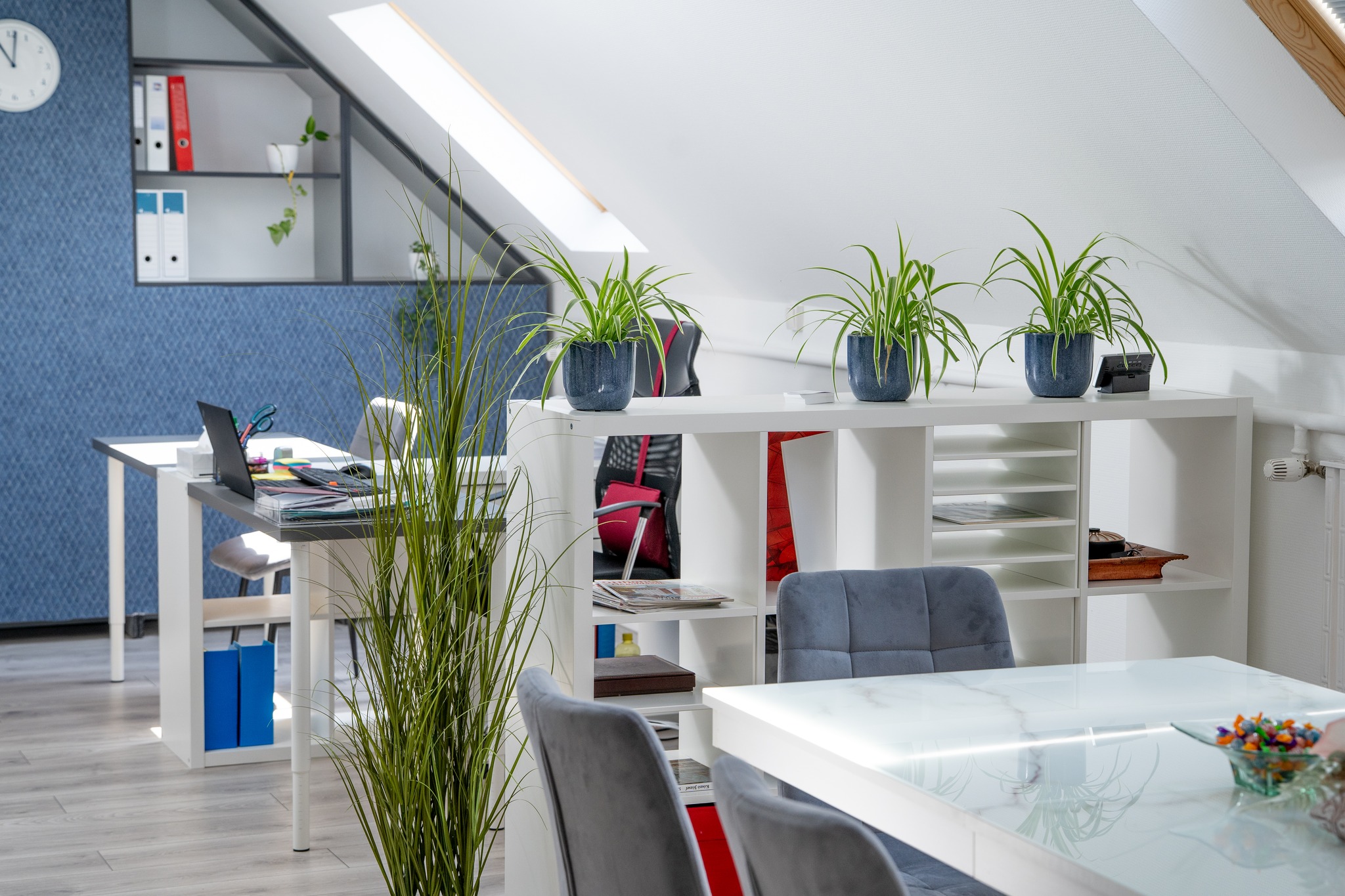 Images Ingatlaniroda, ingatlan és hitel közvetítés - RE/MAX Home Plus