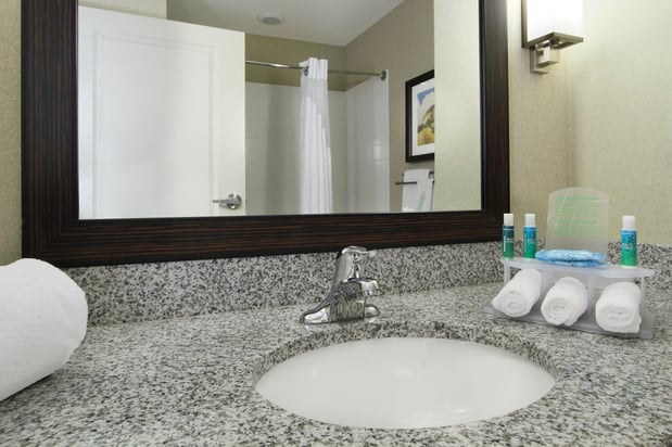 Images Holiday Inn Express & Suites Colorado Springs-First & Main by IHG