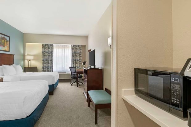Images Best Western Plus Crossroads Inn & Suites