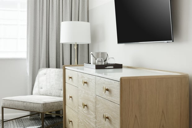 Images Kimpton Surfcomber Hotel by IHG