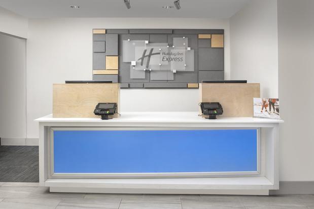 Images Holiday Inn Express San Antonio N-Riverwalk Area by IHG