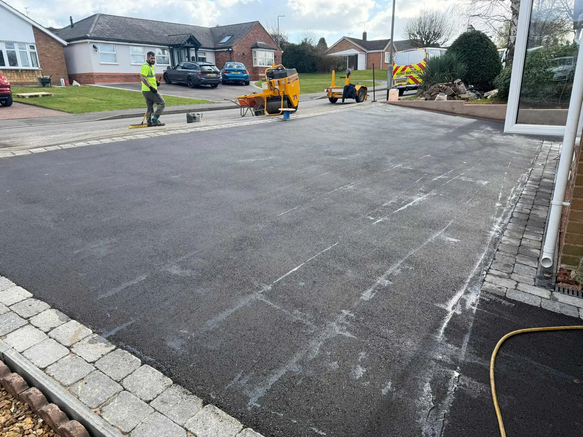 Images Dickens Heath Paving