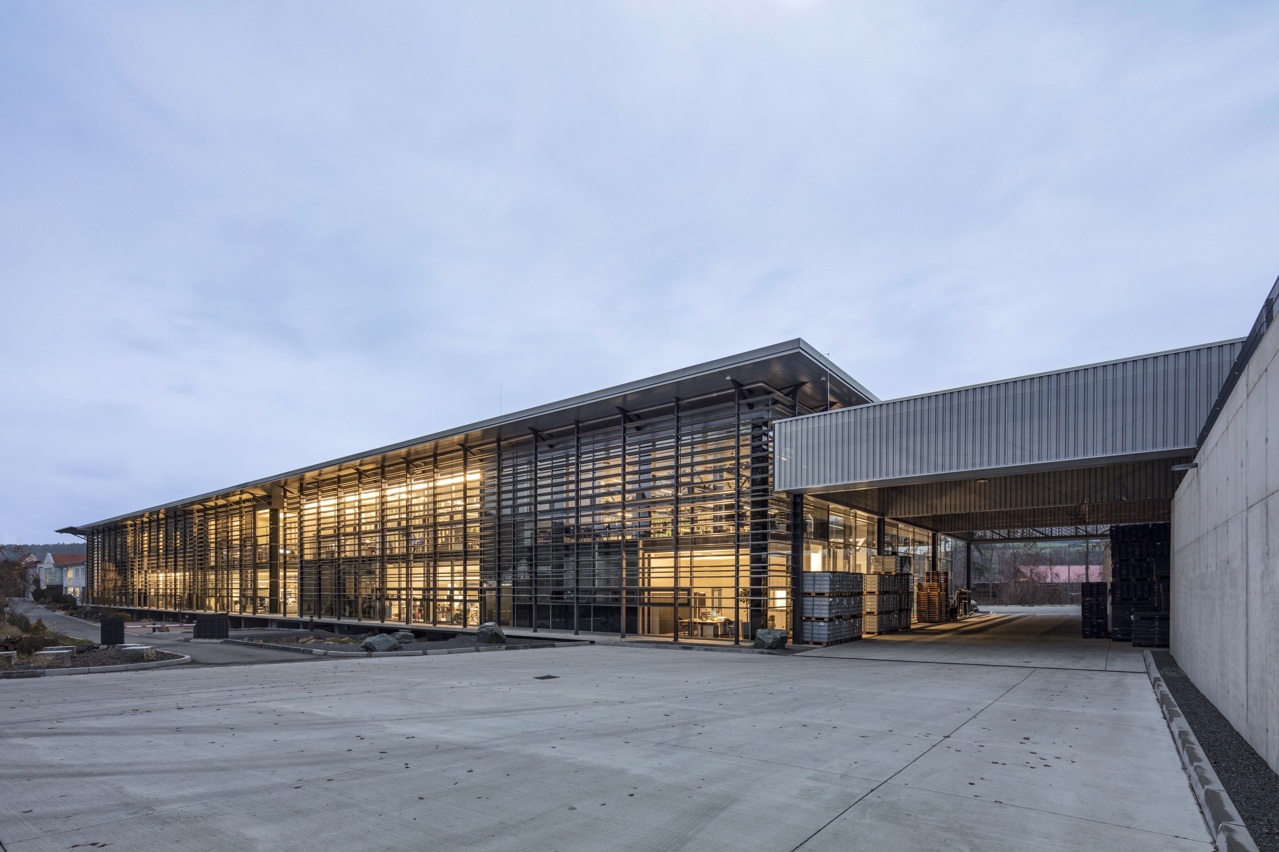 Ernst Kern GmbH Stahl- und Metallbau, Banzer Str. 15 in Großheirath