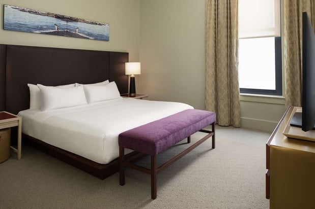 Images Hotel Savoy Kansas City, Tapestry Collection by Hilton