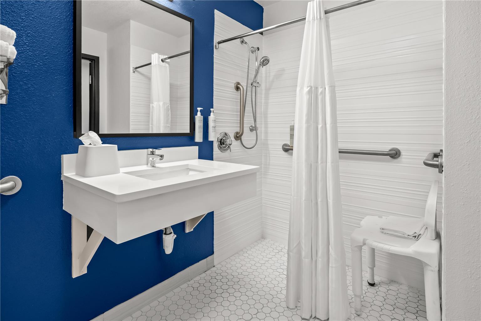 Guest room bath 