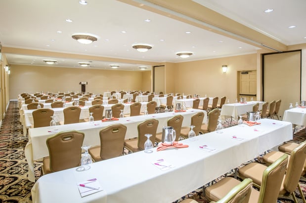 Images Crowne Plaza San Diego - Mission Valley by IHG