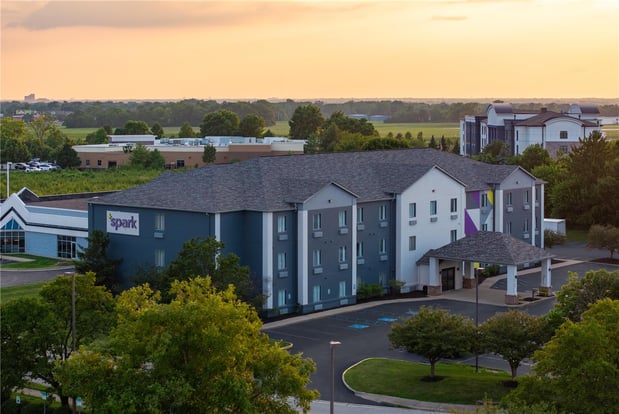 Images Spark by Hilton Indianapolis Northeast Fishers