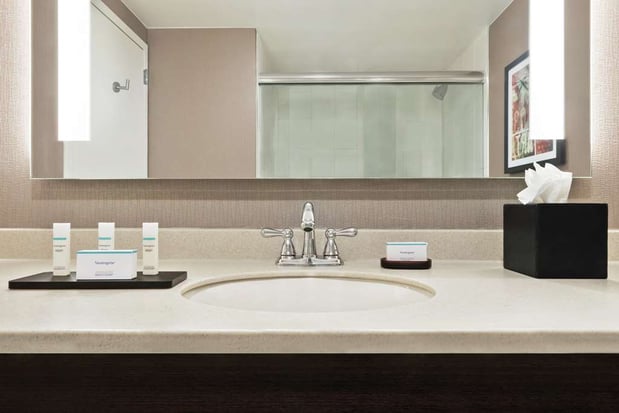 Images Embassy Suites by Hilton Chicago North Shore Deerfield