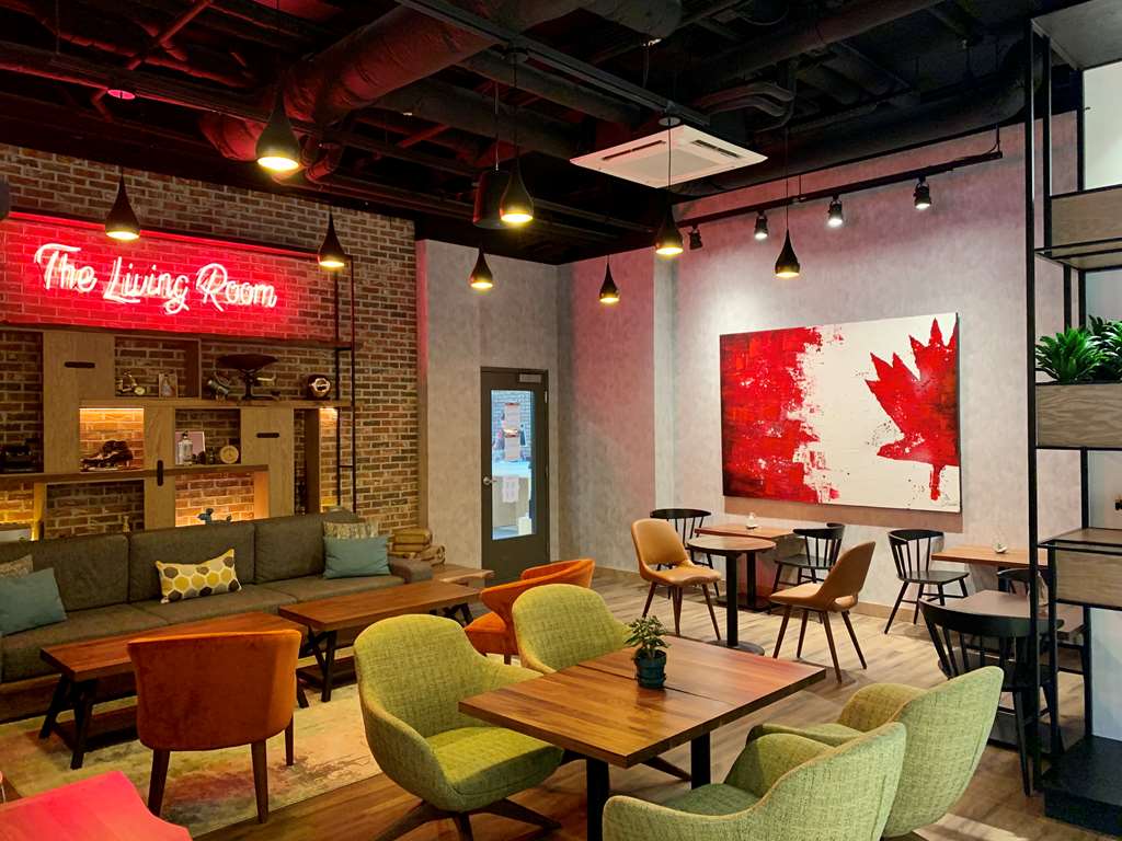 Images Canvas Moncton, Tapestry Collection by Hilton