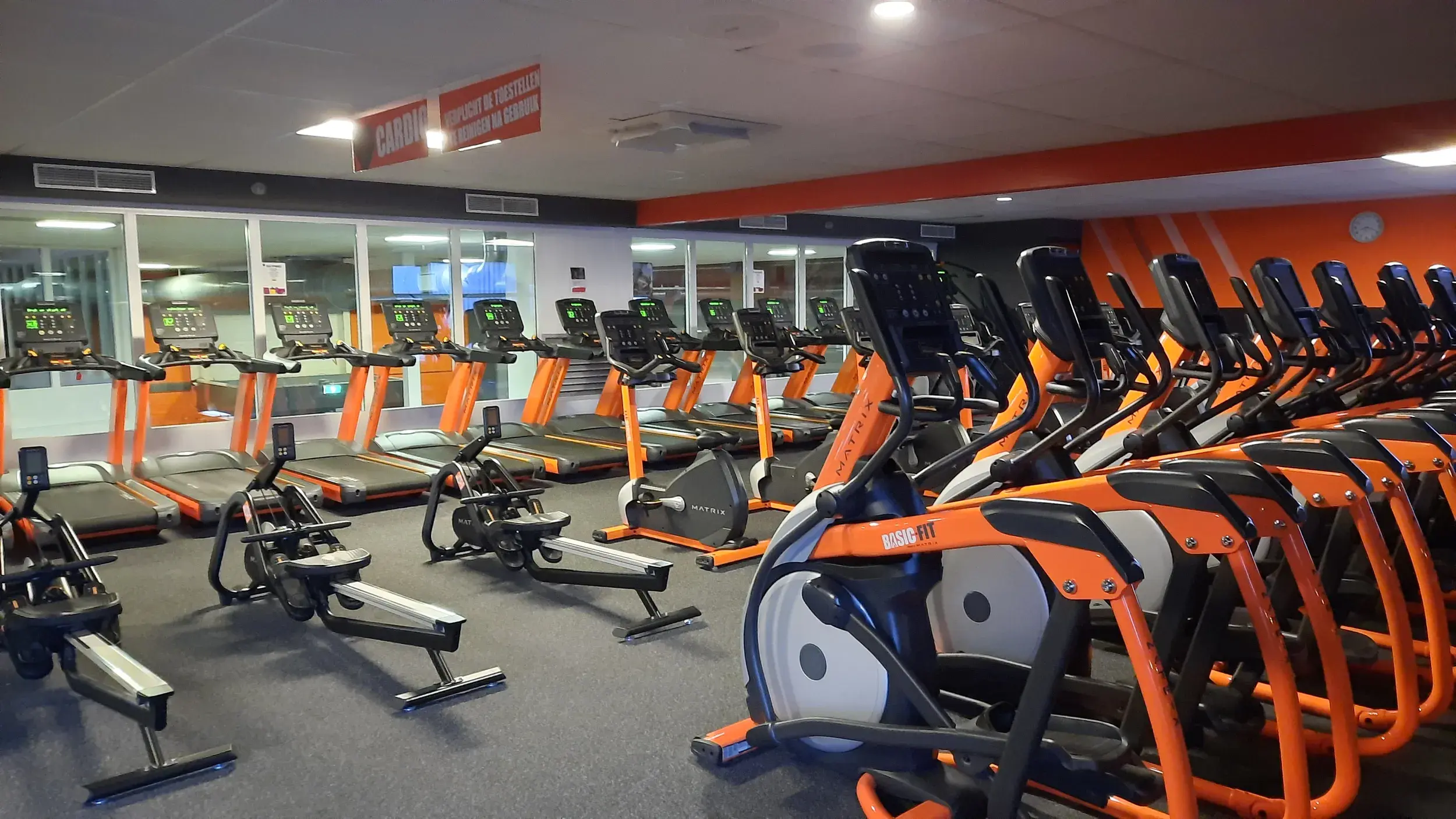Foto's Basic-Fit 24/7
